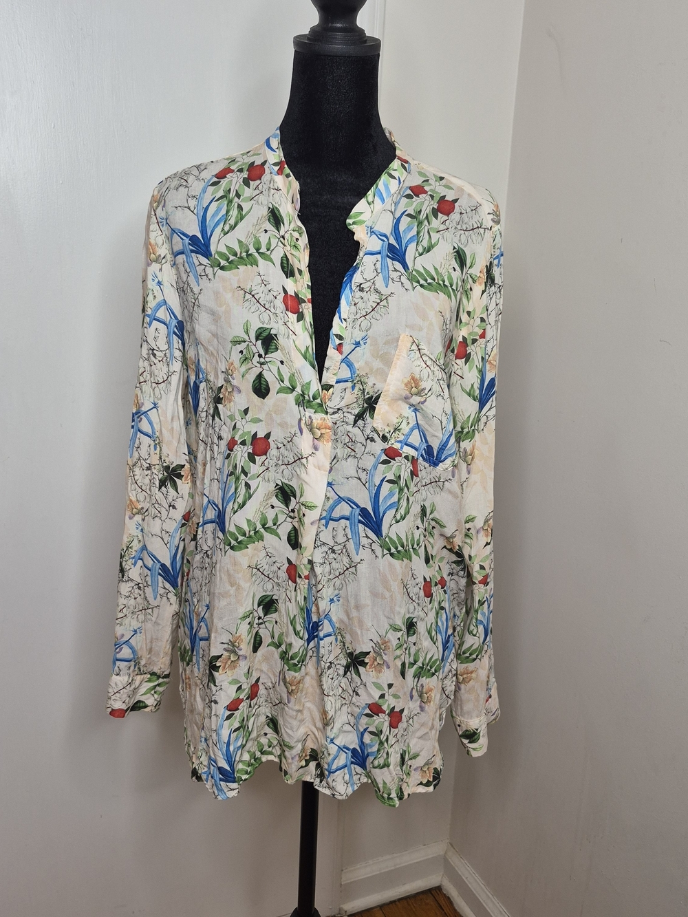 Zara Floral Print V-Neck Long Sleeve Blouse - Size MEDIUM
